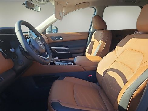 New 2025 Nissan Pathfinder Platinum w/ Cargo Package image 22