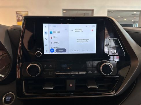 Used 2025 Toyota Highlander LE image 20