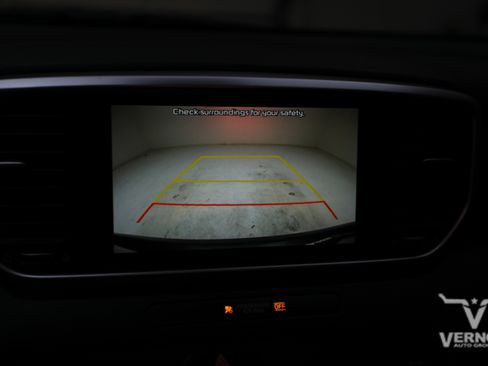 Used 2020 Kia Sportage LX image 25