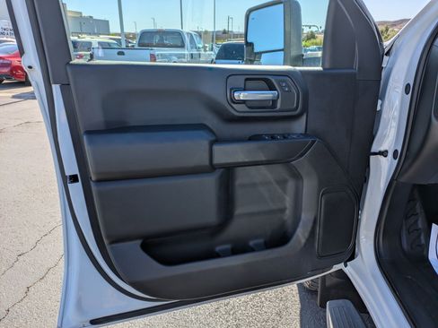 Used 2025 GMC Sierra 3500 Pro w/ 1SA Pro Safety Plus Package AWD/4WD image 12