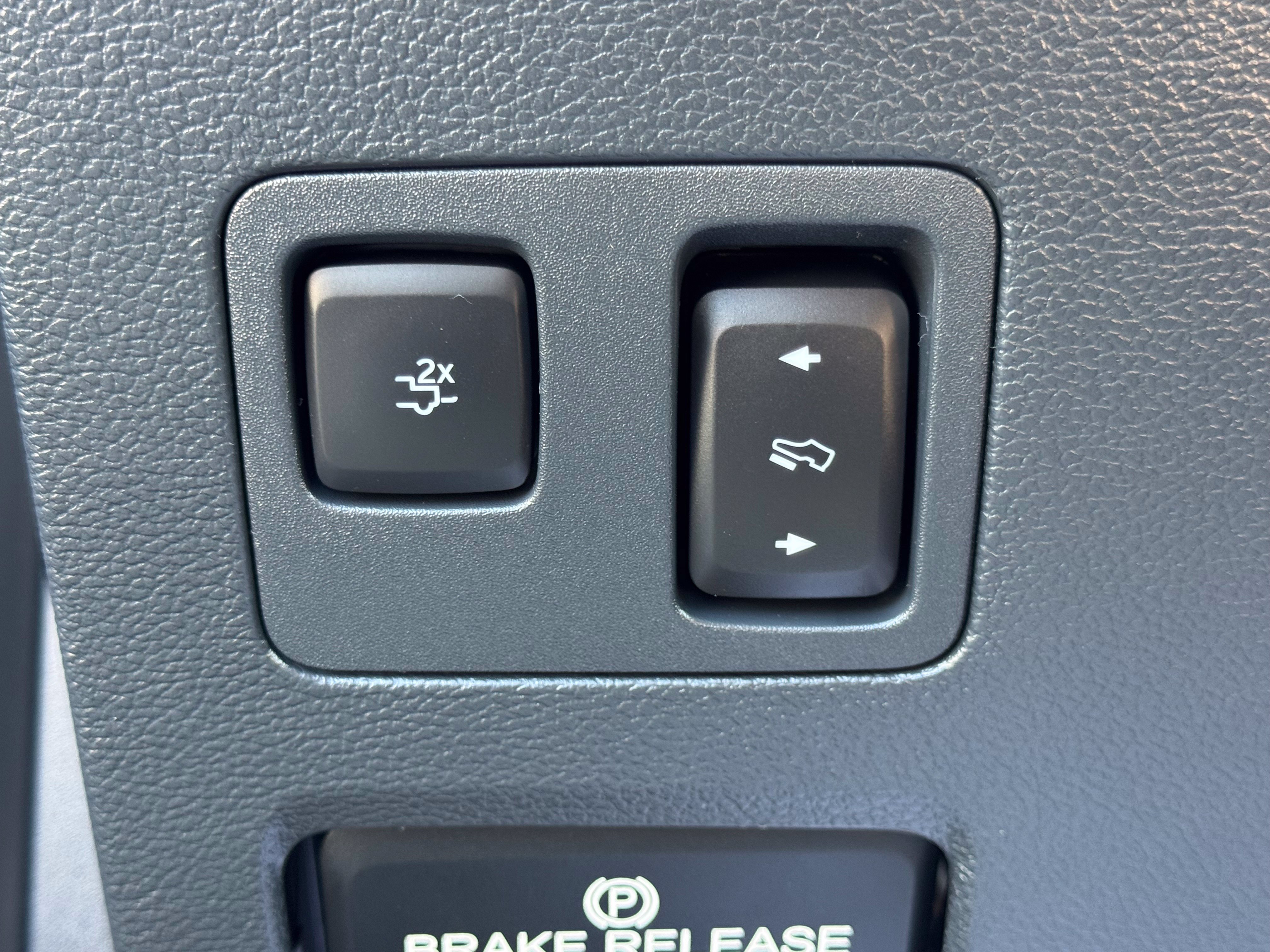 Used 2022 Ford F350 Platinum AWD/4WD image 46
