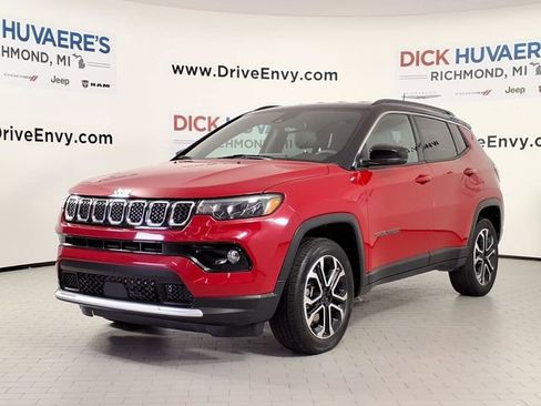 Used 2023 Jeep Compass Limited AWD/4WD image 1
