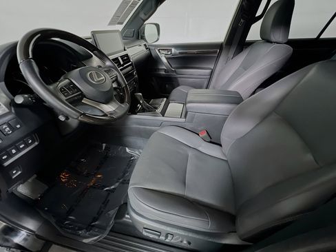 Used 2023 Lexus GX 460 Premium w/ Accessory Package image 15