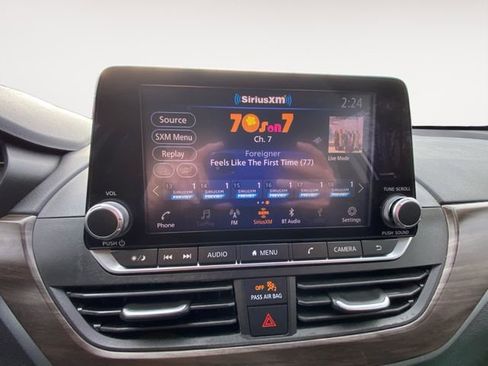 Used 2024 Nissan Altima 2.5 SV image 23