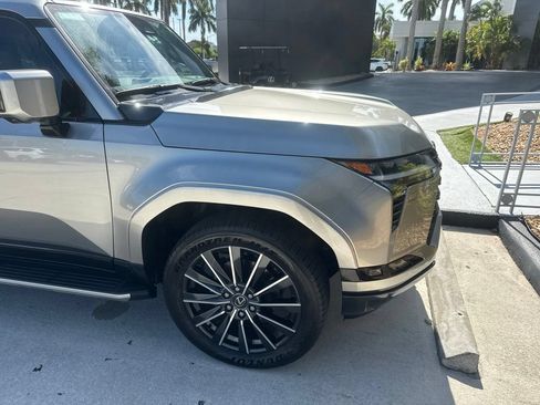 Used 2025 Lexus GX 550 w/ Cold Area Package AWD/4WD image 1