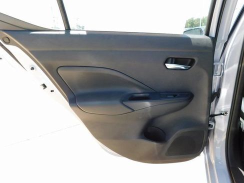 Used 2025 Nissan Versa SV w/ Trunk Package image 17