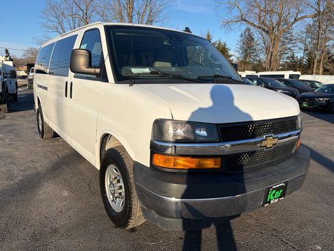 Used 2021 Chevrolet Express 3500 LT w/ LT Preferred Equipment Group image 4