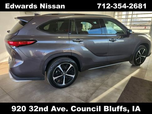 Used 2022 Toyota Highlander XSE image 10