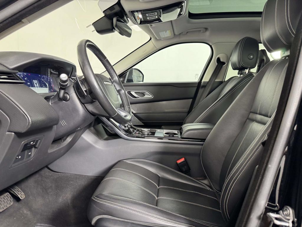 Used 2018 Land Rover Range Rover Velar S AWD/4WD image 4