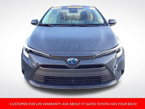 Used 2025 Toyota Corolla LE image 2