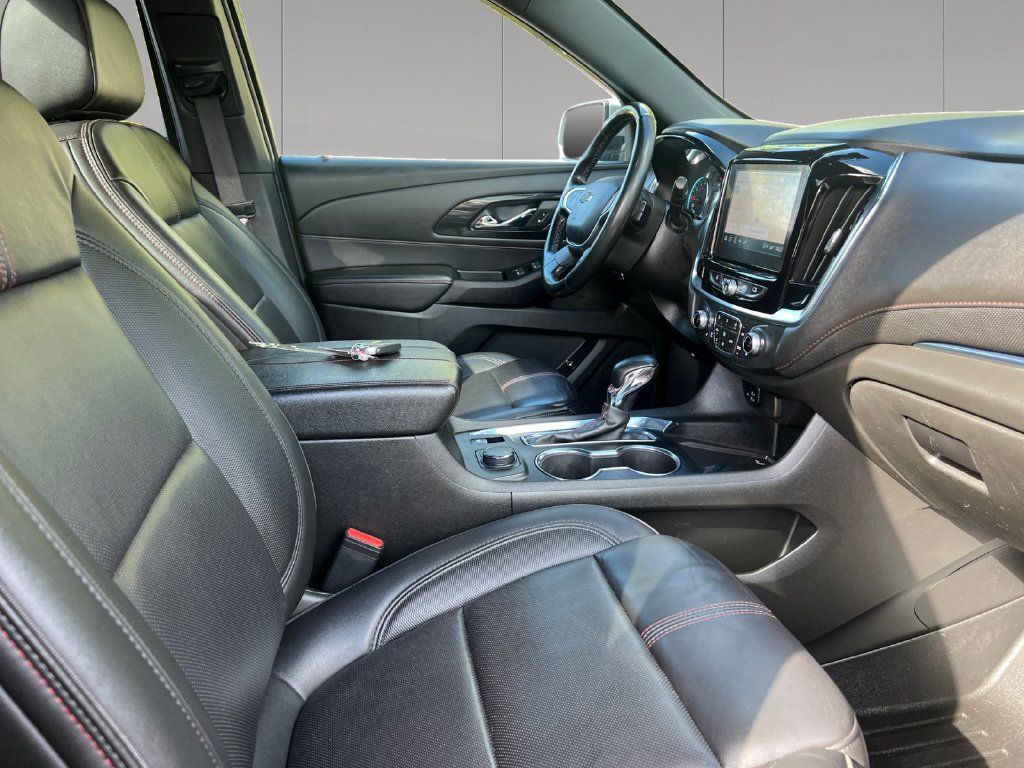 Used 2023 Chevrolet Traverse RS AWD/4WD image 17