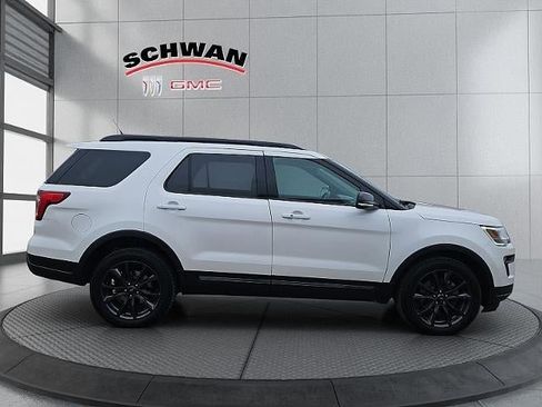 Used 2019 Ford Explorer XLT w/ Equipment Group 202A image 2