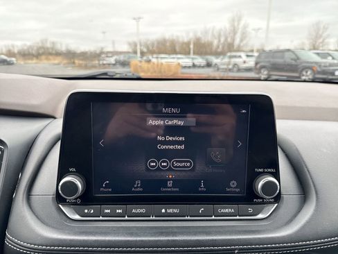 Used 2023 Nissan Rogue SV image 13