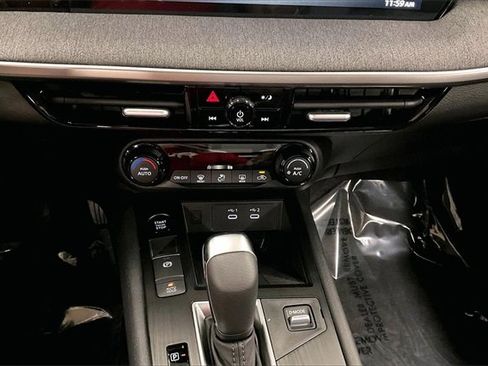 New 2026 Nissan Kicks SV image 23