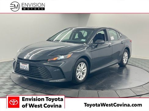 Used 2026 Toyota Camry LE w/ Convenience Package FWD image 1