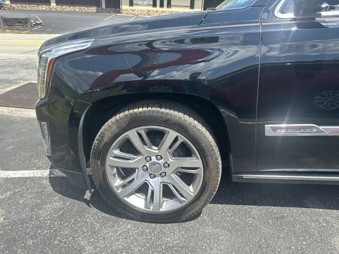 Used 2016 Cadillac Escalade Premium AWD/4WD image 10
