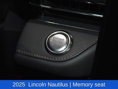 Used 2025 Lincoln Nautilus Reserve w/ Jet Appearance Package AWD/4WD image 13