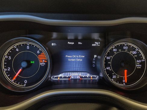 Used 2018 Jeep Cherokee Limited image 23
