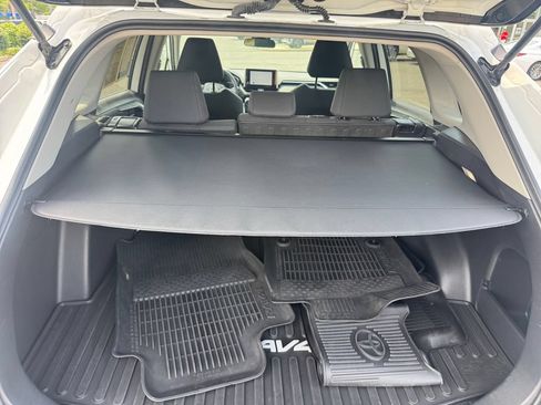 Used 2023 Toyota RAV4 LE AWD/4WD image 24
