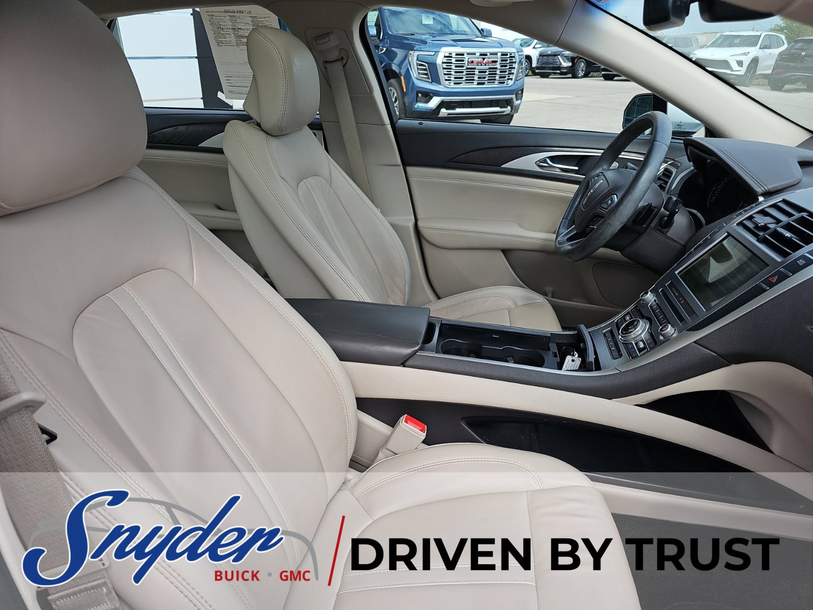 Used 2018 Lincoln MKZ Select w/ Select Plus Package AWD/4WD image 27