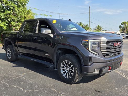 Used 2023 GMC Sierra 1500 AT4 w/ AT4 Premium Package AWD/4WD image 7