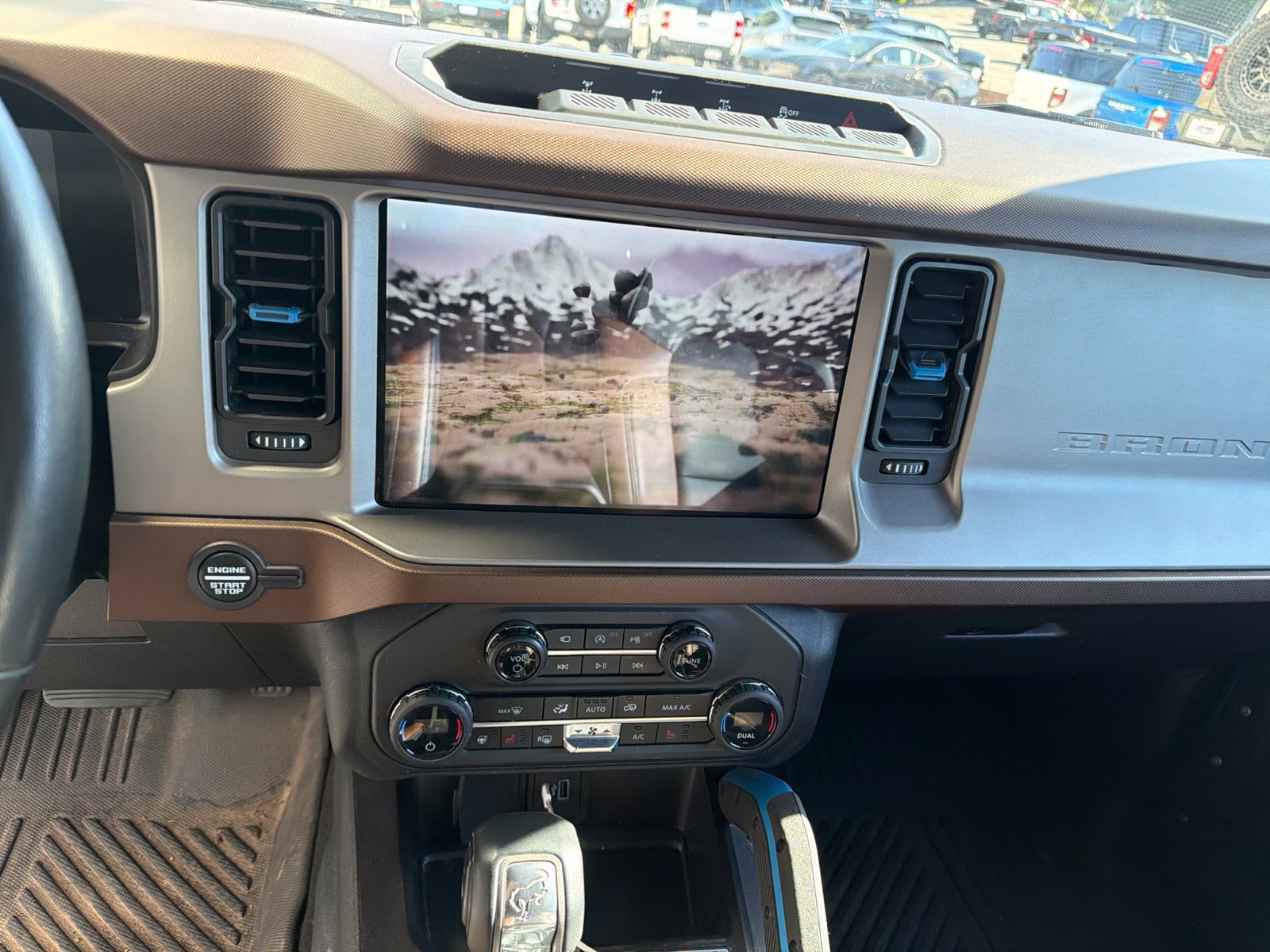 Used 2023 Ford Bronco Outer Banks w/ Sasquatch Package AWD/4WD image 11