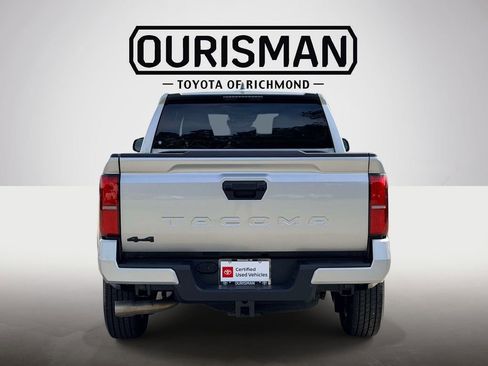 Certified 2025 Toyota Tacoma SR5 image 21