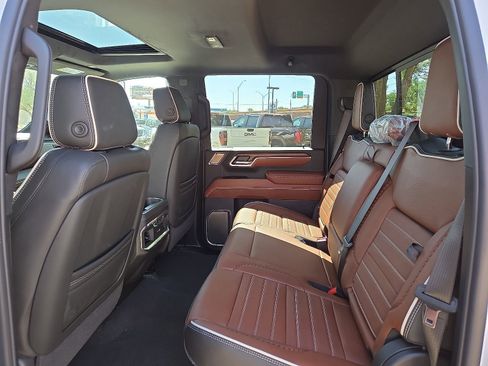 New 2026 GMC Sierra 2500 Denali Ultimate w/ LPO, Black Badging Package AWD/4WD image 8