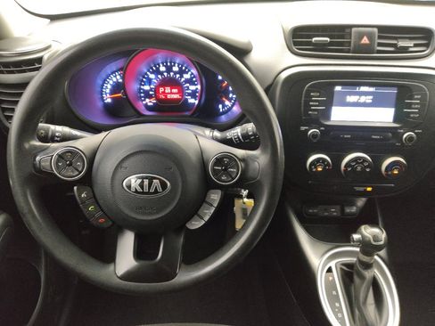 Used 2019 Kia Soul FWD image 22