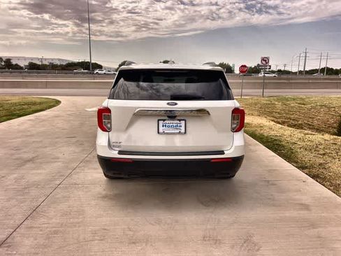 Used 2023 Ford Explorer XLT RWD image 6