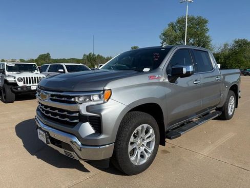 Used 2023 Chevrolet Silverado 1500 LTZ AWD/4WD image 8