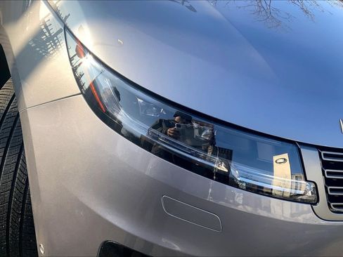 Used 2025 Land Rover Range Rover Sport image 27