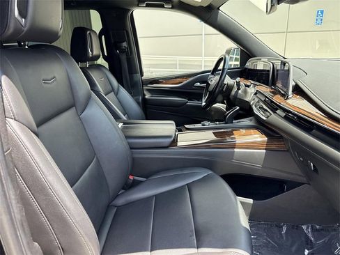 Used 2021 Cadillac Escalade ESV Luxury image 27