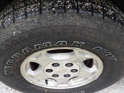 Used 2003 Chevrolet Avalanche 2WD image 16