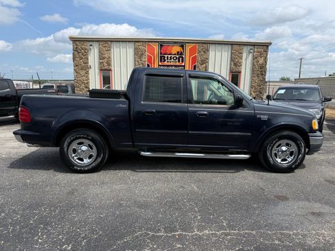 Used 2001 Ford F150 Lariat RWD image 2