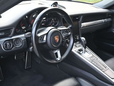 Certified 2018 Porsche 911 Carrera 4S image 4