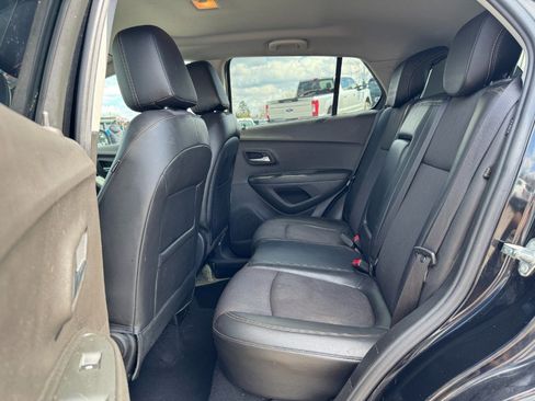 Used 2017 Chevrolet Trax LT w/ LT Convenience Package image 16