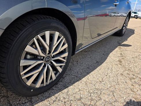 Used 2023 Nissan Altima 2.5 SV image 33