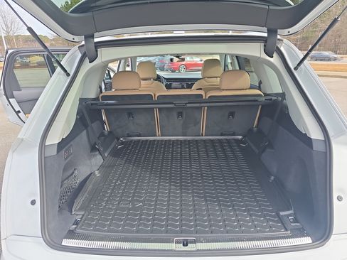 Certified 2025 Audi Q7 Premium w/ Convenience Package image 12