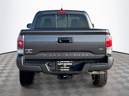 Used 2022 Toyota Tacoma TRD Sport image 5