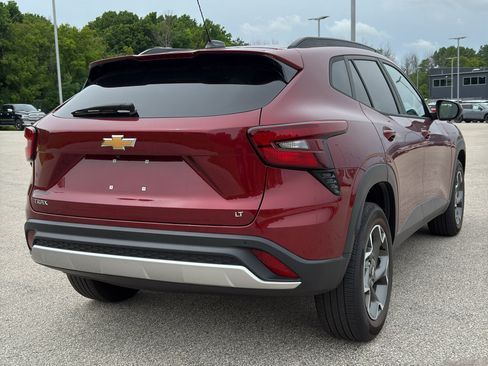 Used 2024 Chevrolet Trax LT w/ Driver Confidence Package FWD image 5