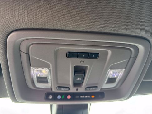 Used 2021 GMC Sierra 1500 SLT w/ SLT Convenience Package AWD/4WD image 30