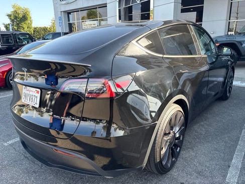Used 2024 Tesla Model Y Performance AWD/4WD image 6