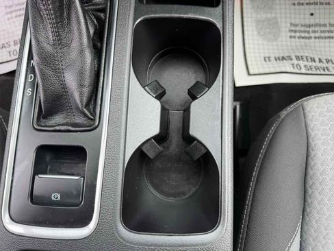 Used 2017 Ford Escape SE w/ Equipment Group 201A AWD/4WD image 20
