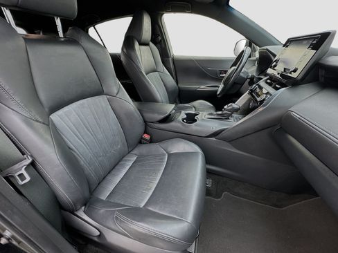 Used 2021 Toyota Venza XLE w/ Carpet Mat Package (TMS) AWD/4WD image 19
