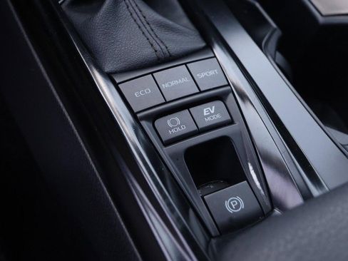 Used 2025 Toyota Camry LE image 19