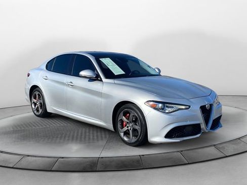 Used 2017 Alfa Romeo Giulia AWD w/ Sport Appearance Package image 7