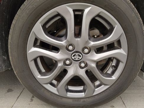 Used 2019 Toyota Yaris LE FWD image 31