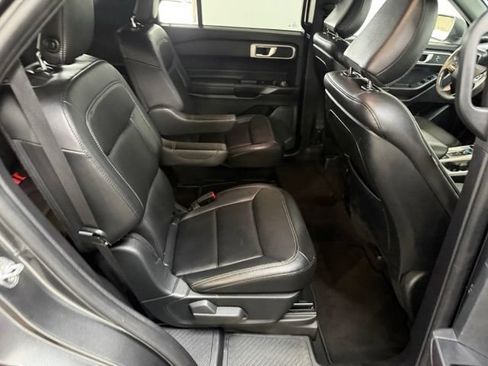 Used 2020 Ford Explorer XLT w/ Equipment Group 202A RWD image 40