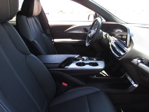 Used 2024 Cadillac Lyriq Tech RWD image 8